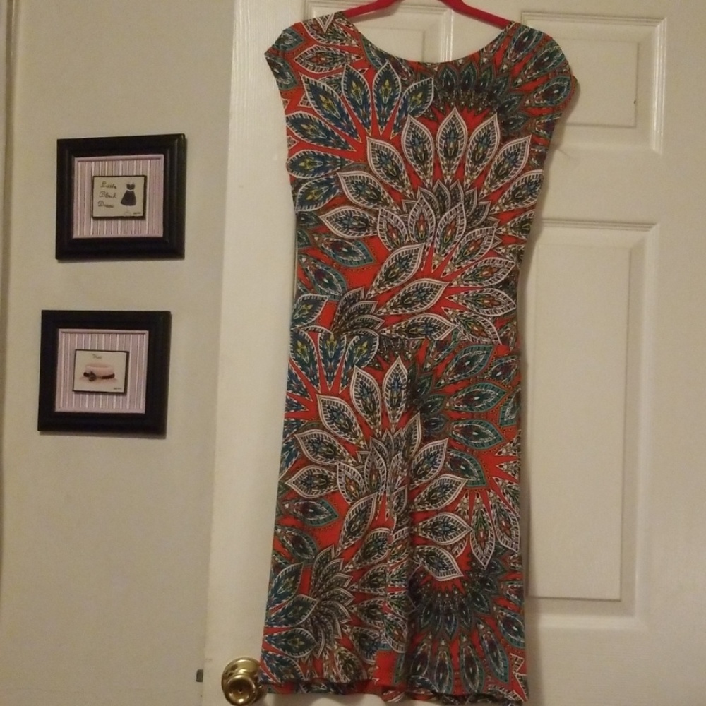 Dress. Pretty - Picture 3 of 4